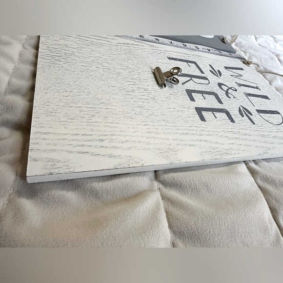 Set of 2 WOODEN 🤍 Farmhouse Style 🌿 Board Photo Signs with Clips - Picture 5 of 11